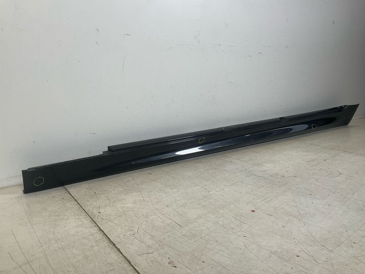 Panelling sill board left BMW 5er (G30, F90) 530d  195 kW  265 PS (09.2016-> )