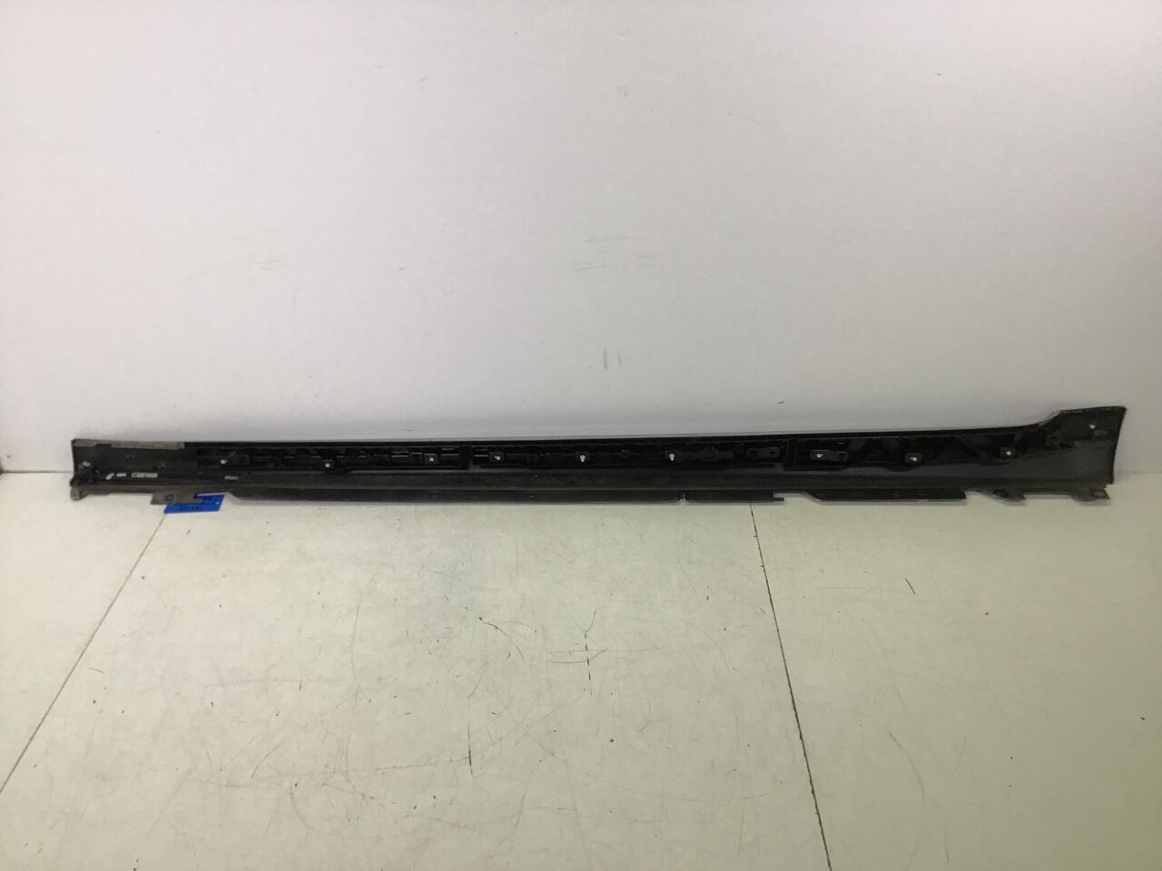 Panelling sill board right BMW 7er (G11, G12) M760Li xDrive  448 kW  610 PS (12.2016-02.2019)