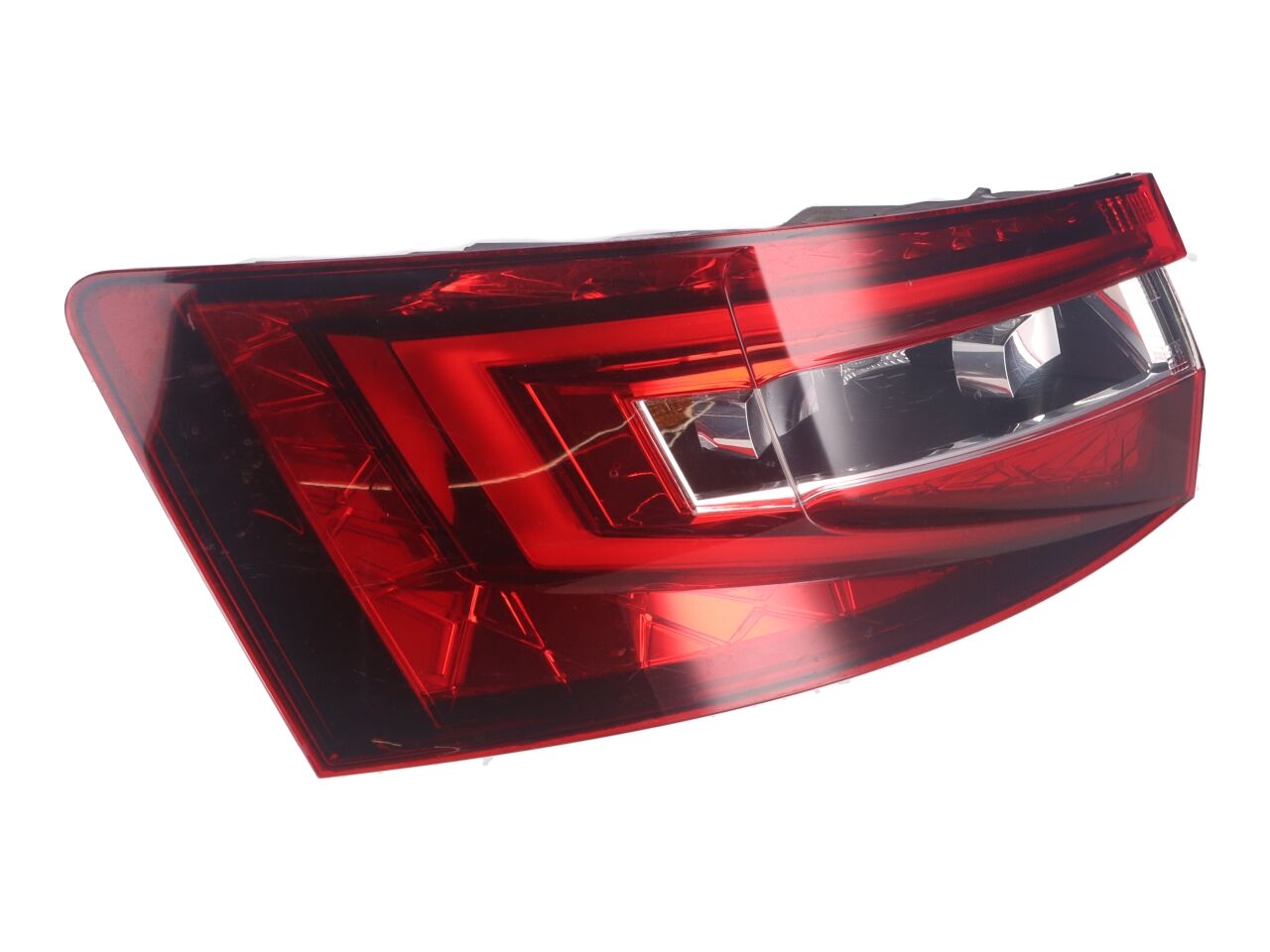 Tail-lamp left outside SKODA Superb III (3V) 2.0 TDI  110 kW  150 PS (03.2015-> )