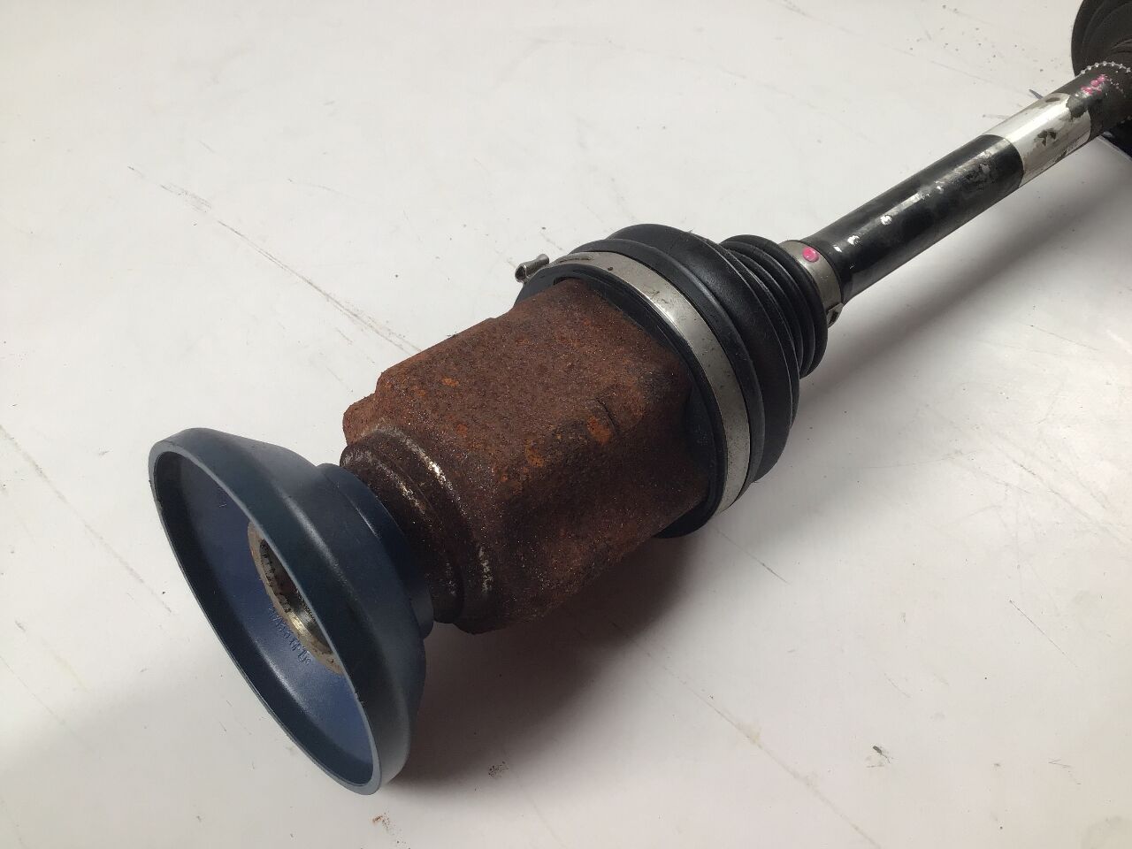 Drive shaft right front VW Passat B8 (3G) 2.0 TDI  110 kW  150 PS (11.2014-> )