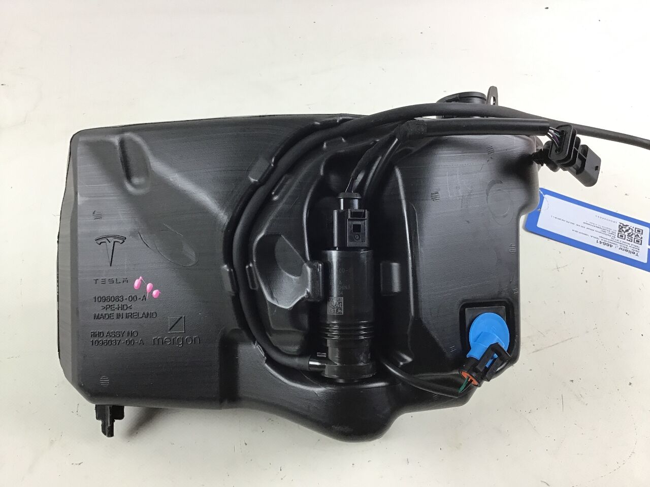 Windshield washer fluid reservoir TESLA Model 3 (5YJ3) EV Performance Allrad  340 kW  462 PS (06.2018-> )