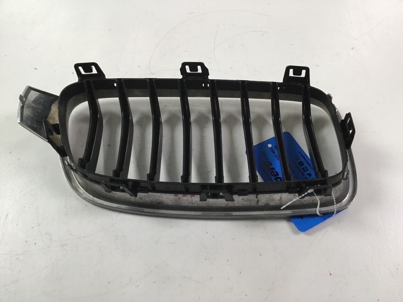 Kühlergrill links BMW 3er (F30, F80) 320d  140 kW  190 PS (07.2015-10.2018)