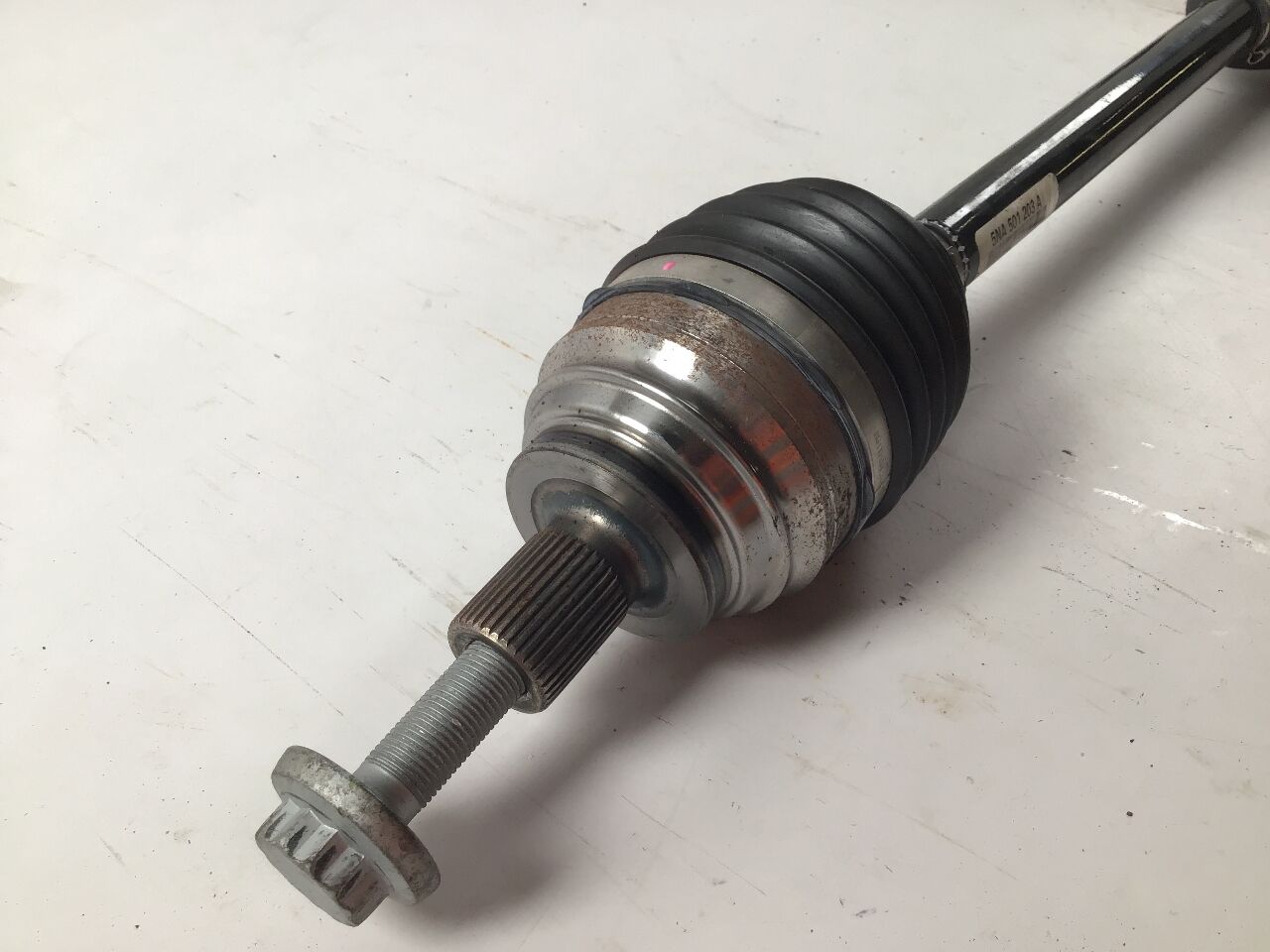 Drive shaft left rear VW Tiguan II (AD) 2.0 TDI 4motion  110 kW  150 PS (01.2016-> )