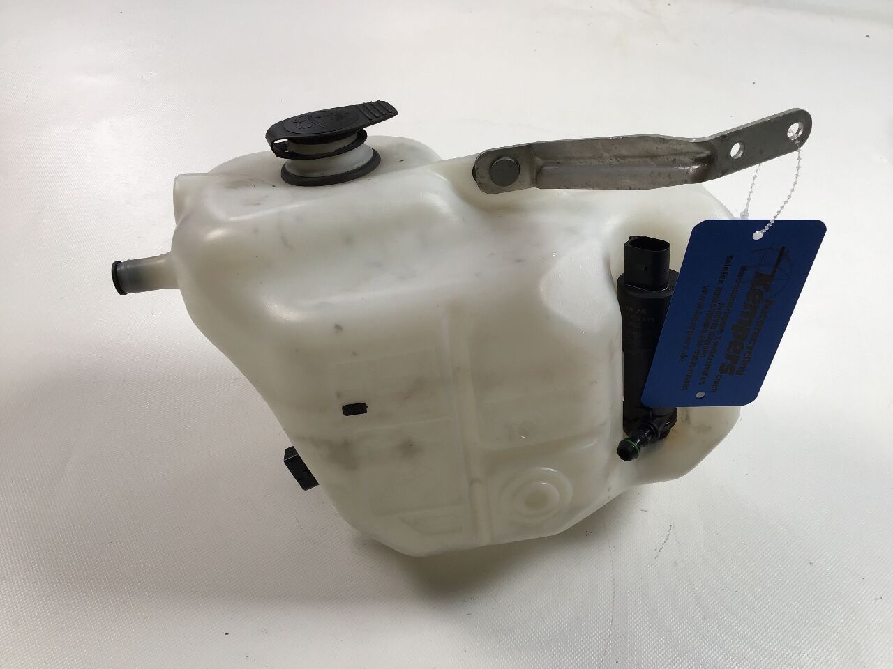 Windshield washer fluid reservoir AUDI R8 (42) 5.2 FSI quattro  404 kW  549 PS (05.2012-07.2015)