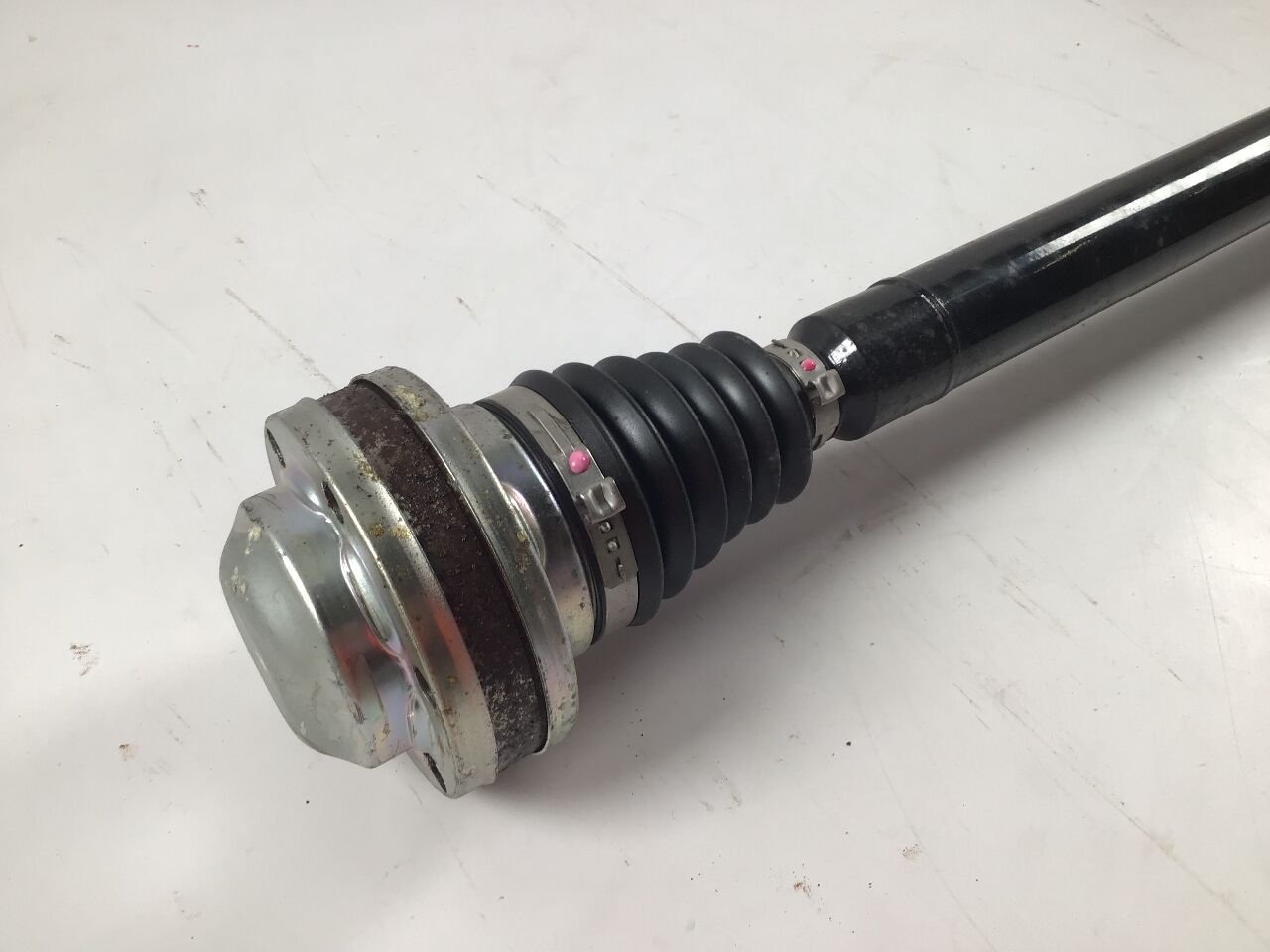 Drive shaft right front VW Passat B8 (3G) 2.0 TDI  110 kW  150 PS (11.2014-> )