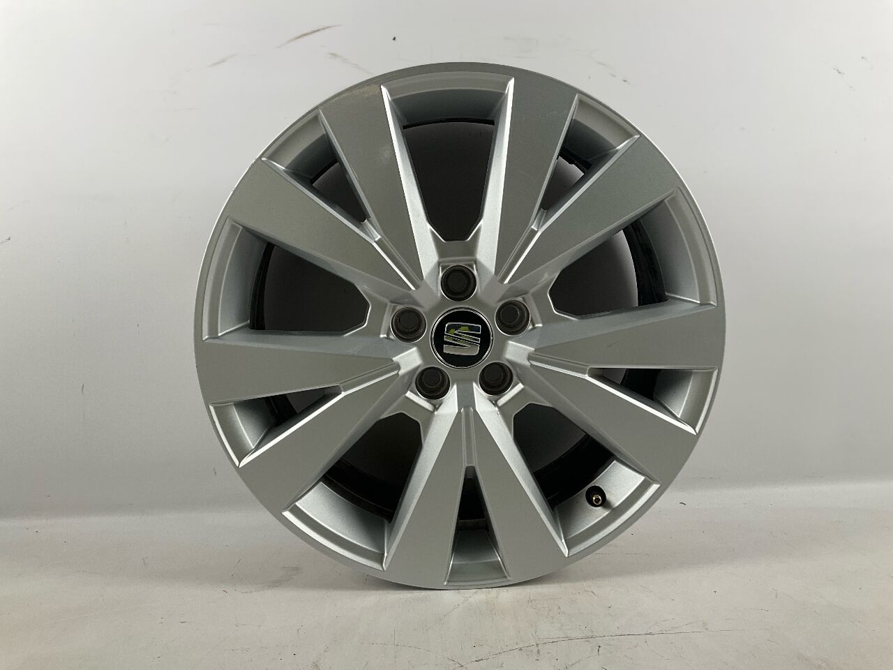 Alloy rim SEAT Arona (KJ7) 1.0 TSI  85 kW  115 PS (07.2017-> )