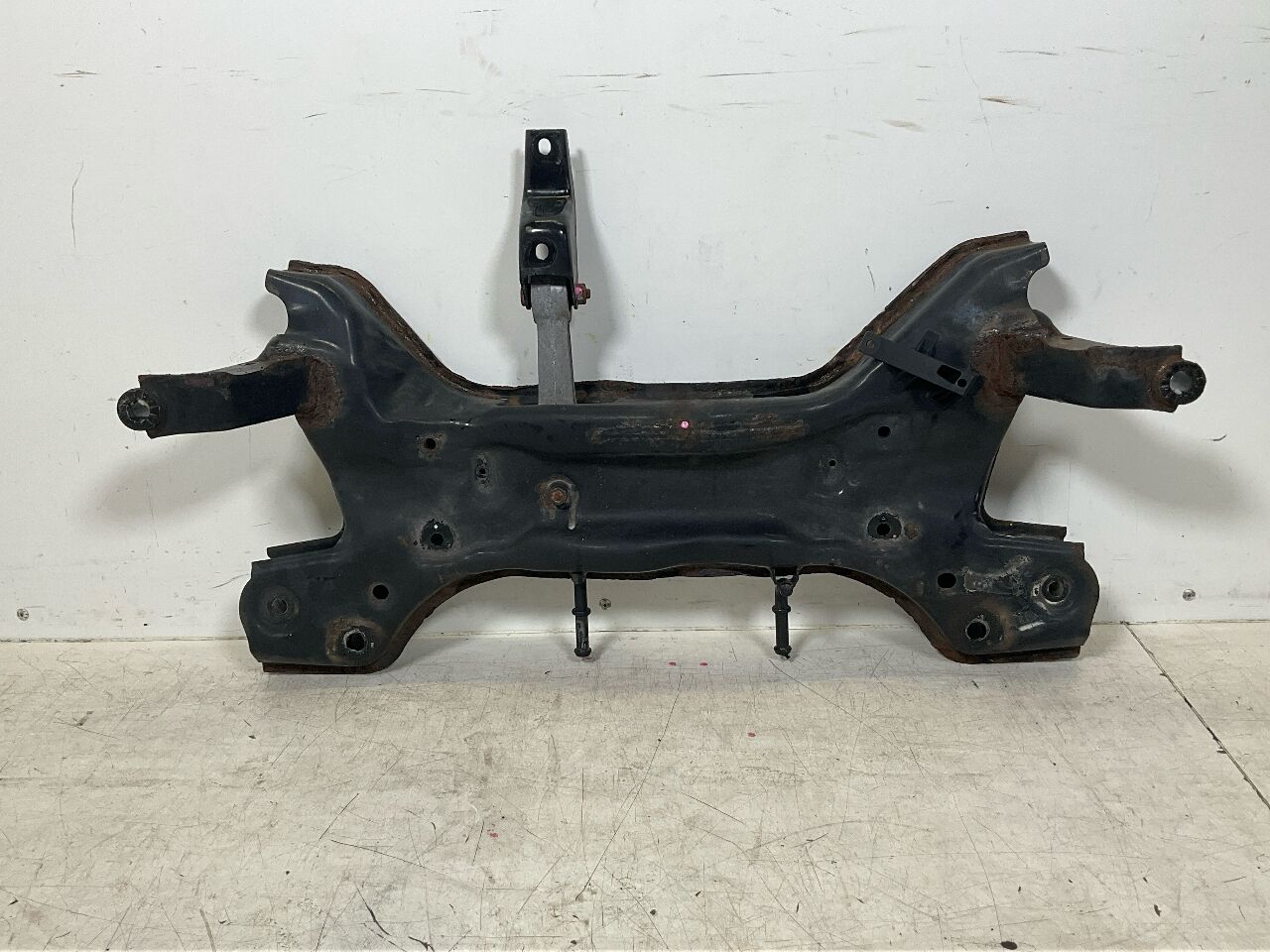 Subframe AUDI A1 (8X) 1.4 TFSI  92 kW  125 PS (11.2014-10.2018)