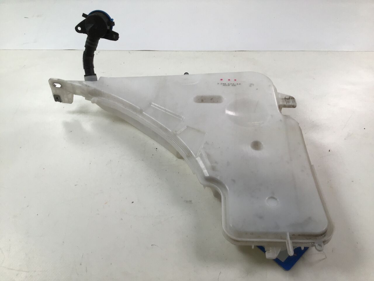 Windshield washer fluid reservoir BMW 3er Touring (F31) 320d  120 kW  163 PS