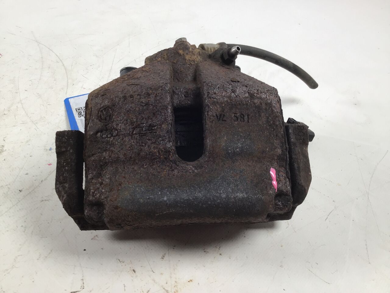 Brake caliper left front VW Touran I (1T3) 1.6 TDI  66 kW  90 PS (05.2010-05.2015)