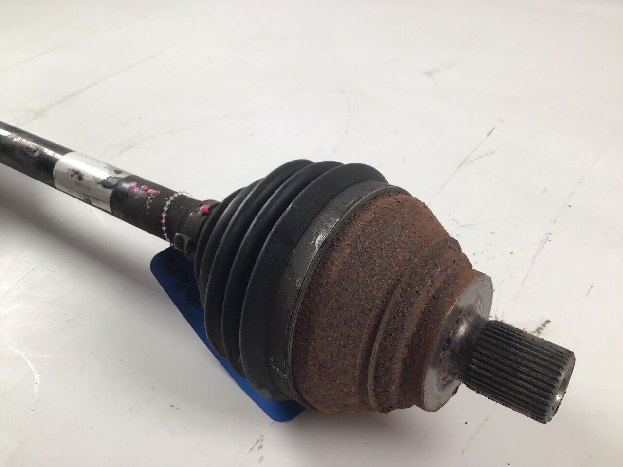 Drive shaft right front VW Passat B8 (3G) 2.0 TDI  110 kW  150 PS (11.2014-> )