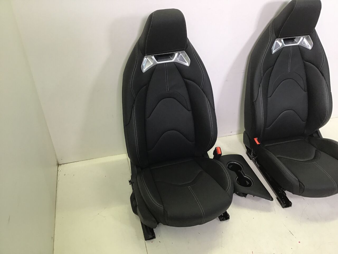 Interior equipment TOYOTA Supra (DB) 3.0 GR  250 kW  340 PS (03.2019-> )