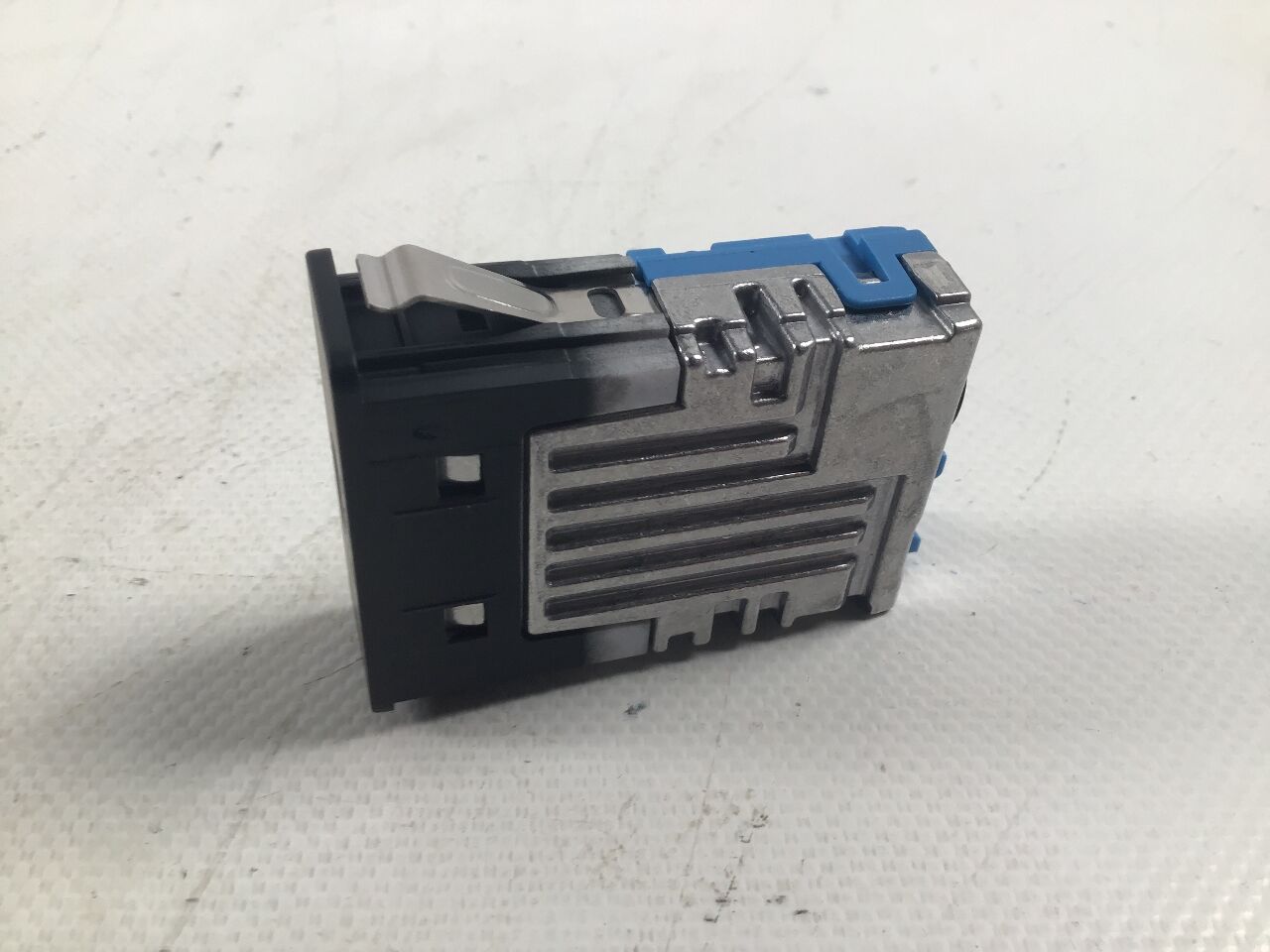 Media socket BMW 1er (F40) 118i  103 kW  140 PS (07.2019-> )