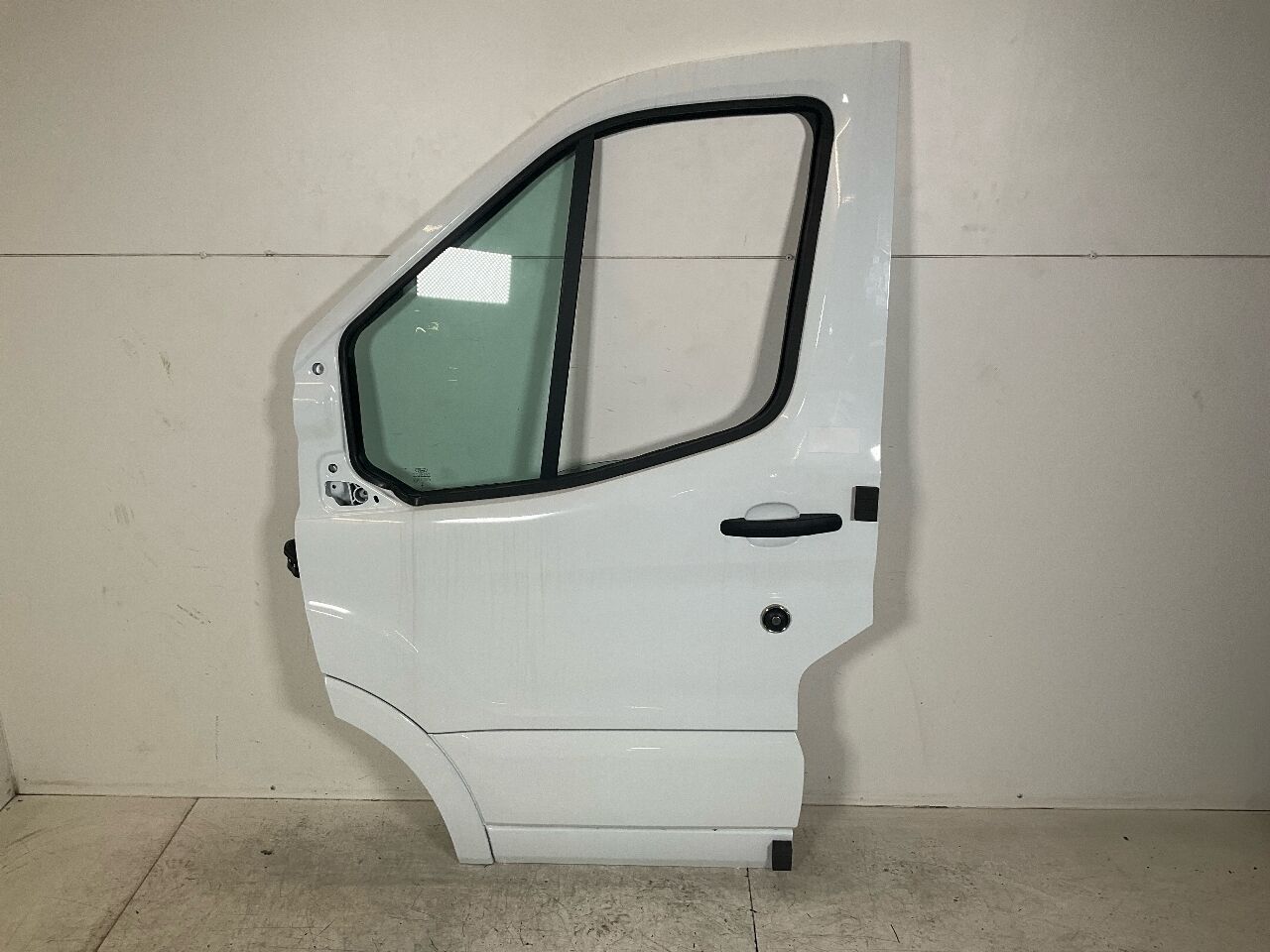 Door left front FORD Transit V363 Pritsche/Fahrgestell (FED, FFD) 2.0 TDCi  125 kW  170 PS (03.2016-> )