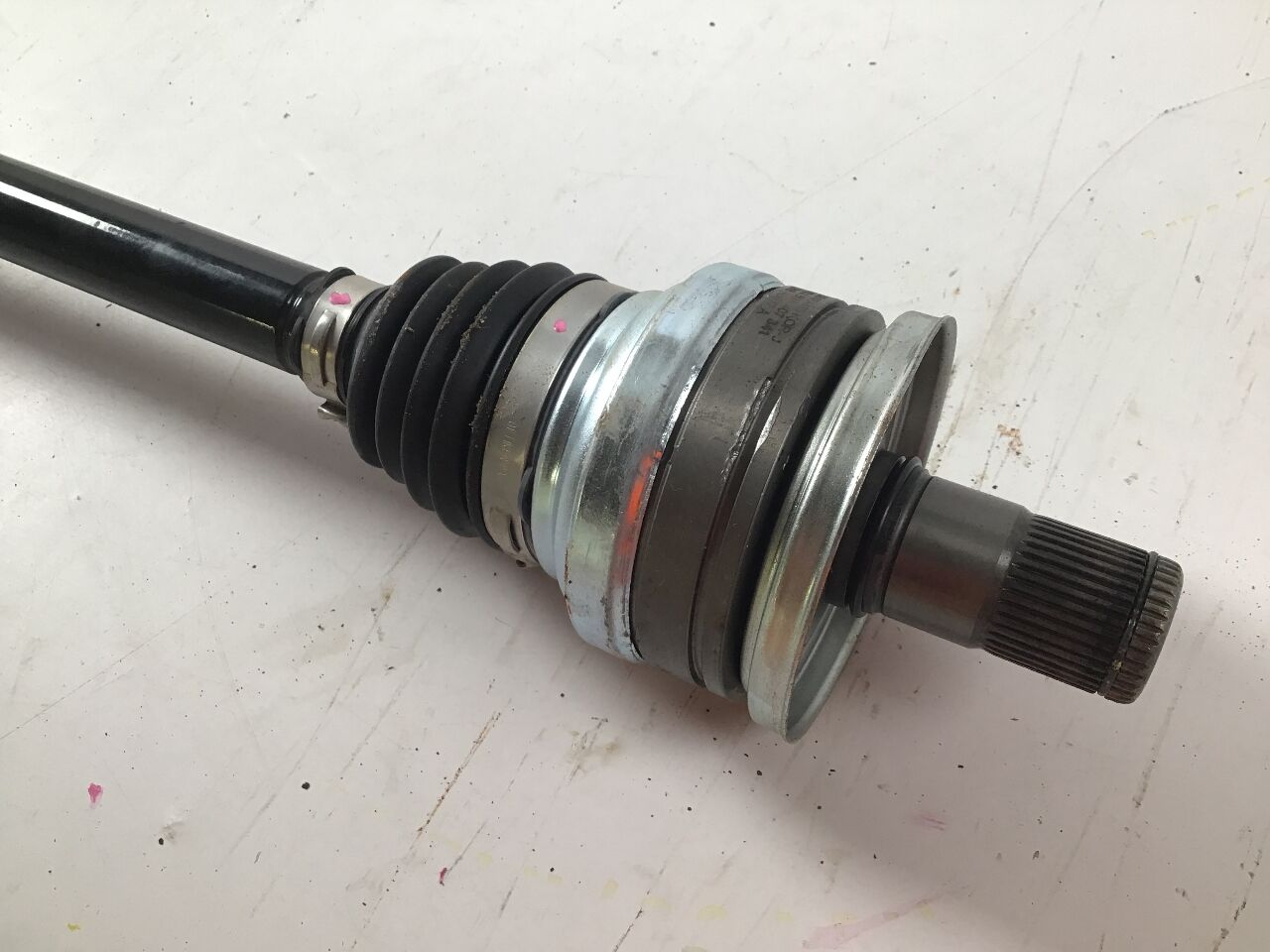 Drive shaft left rear VW Tiguan II (AD) 2.0 TDI 4motion  110 kW  150 PS (01.2016-> )